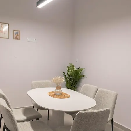 Apartment Harmony Luxury 3 *